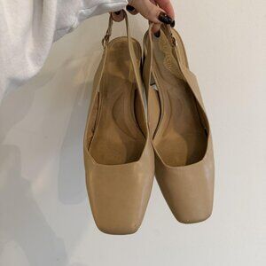 Anne Klein Women's Tan and Cream Courts